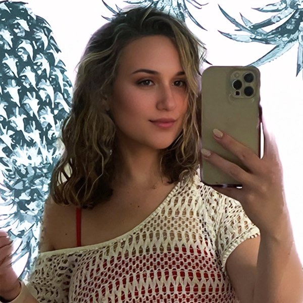Sex Chat Host Sofiadxx - unleash your desires