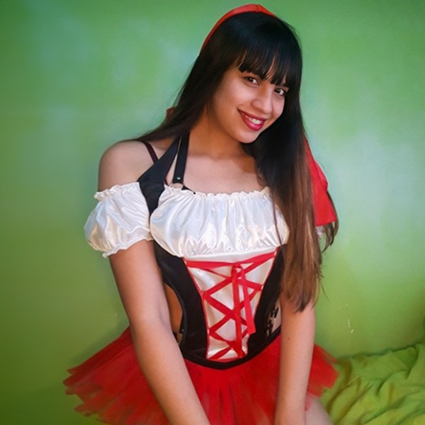 Sex Chat Host Sofi - I am latina witch a smile sweet