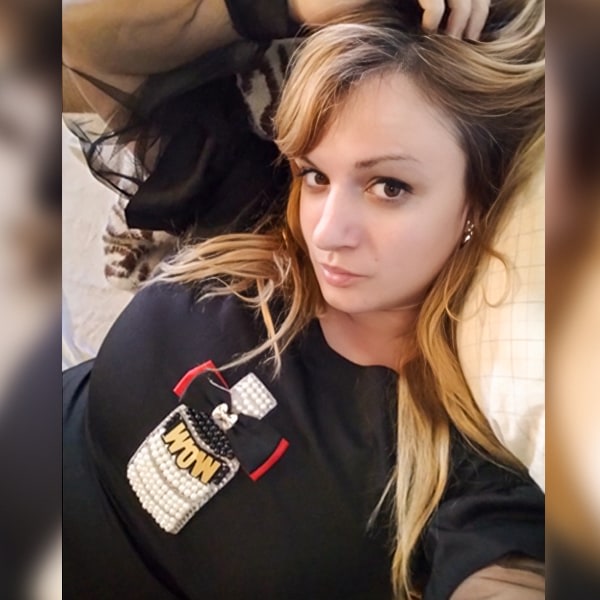 Sex Chat Host Sunsuli - Hello, let's chat about everything that comes to your mind