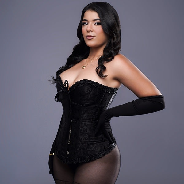 Sex Chat Host Mely - Hi I´m Mely I´m a very funny , I love to drinking  coffee...
