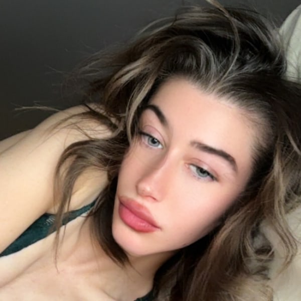 Sex Chat Host Mysteryshhh - Come fulfil my fantasies
