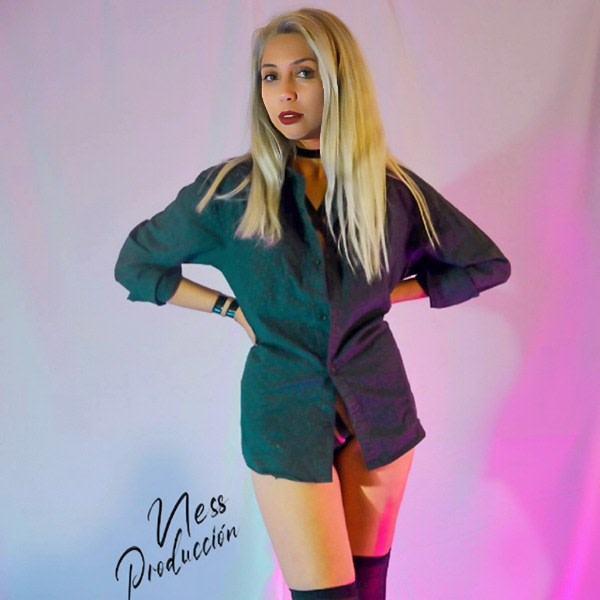 Sex Chat Host Marlinda - Me gusta conocer mentes traviesas y hacerlas sonreír 😈