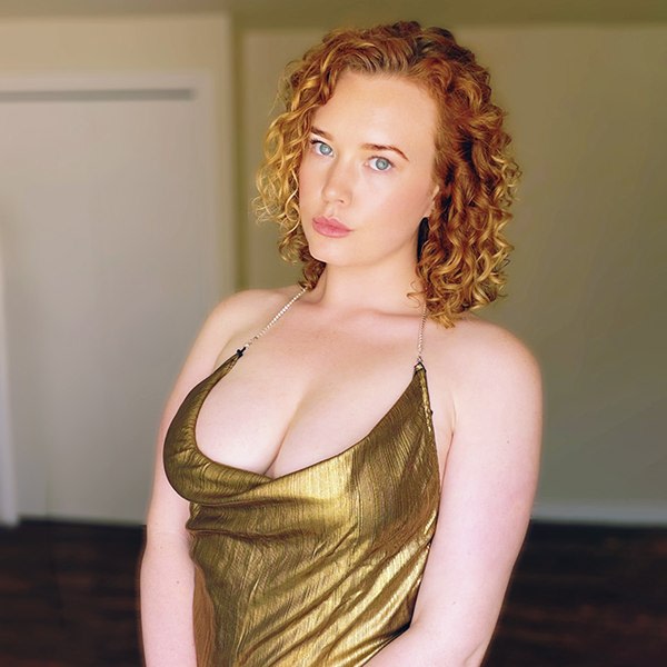 Sex Chat Host Sarawilde - It’s true that red heads are naughty and wild 😏😈