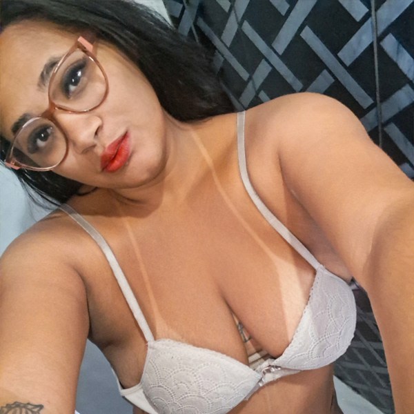 Sex Chat Host Pamribeiro - An insatiable hotwife