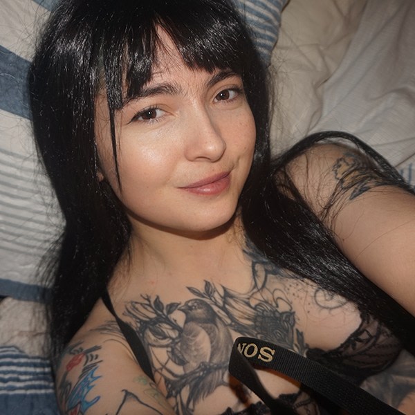Sex Chat Host Gothichunter - A chubby hairy tattoed girl, with a big ass and imagination