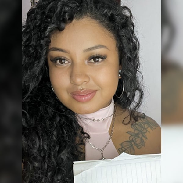 Sex Chat Host Fernandaa - Hi! I'm Fernanda. I'm a funny and friendly woman.