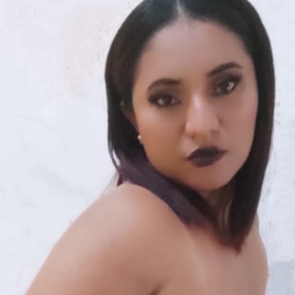 Sex Chat Host Sweetnina - I’m a passionate Latina who loves to tease, please, perfectl