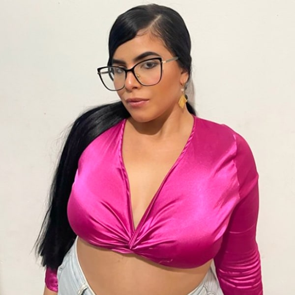 Sex Chat Host Hotlatina - 🔥Let's meet in this sexy and hot video call, I love dirty😈