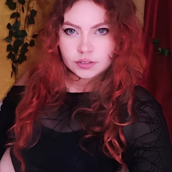 Sex Chat Host Eviewolfie - kinda horny, lets have some fun