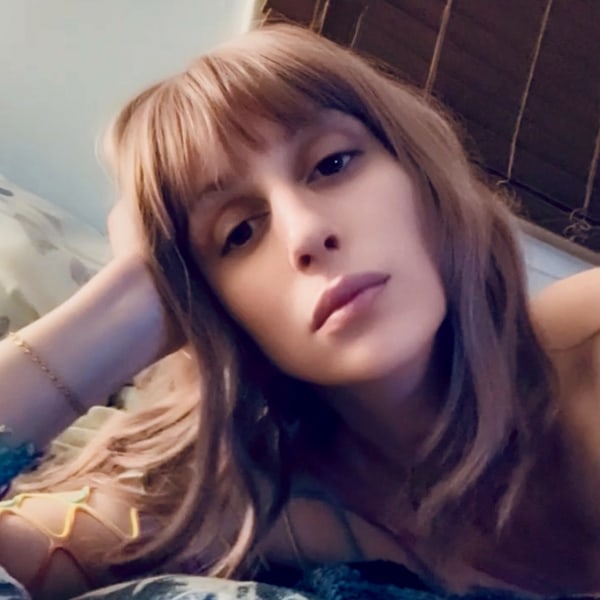 Sex Chat Host Queeniebri - Come have a taste