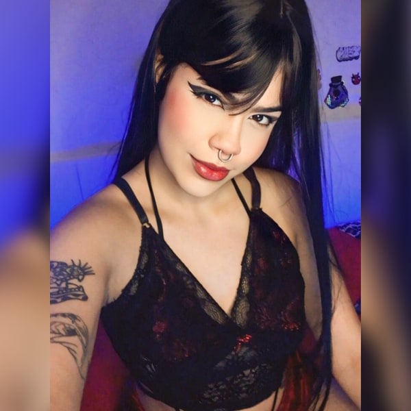 Sex Chat Host Goddesscasandra - Soft tone and firm control.