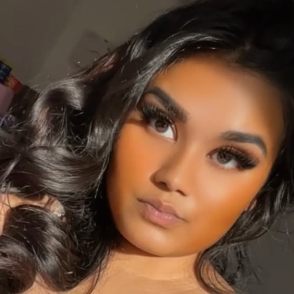 Sex Chat Host Mayy - Hey chat to me , feeling bored and need some company from yu