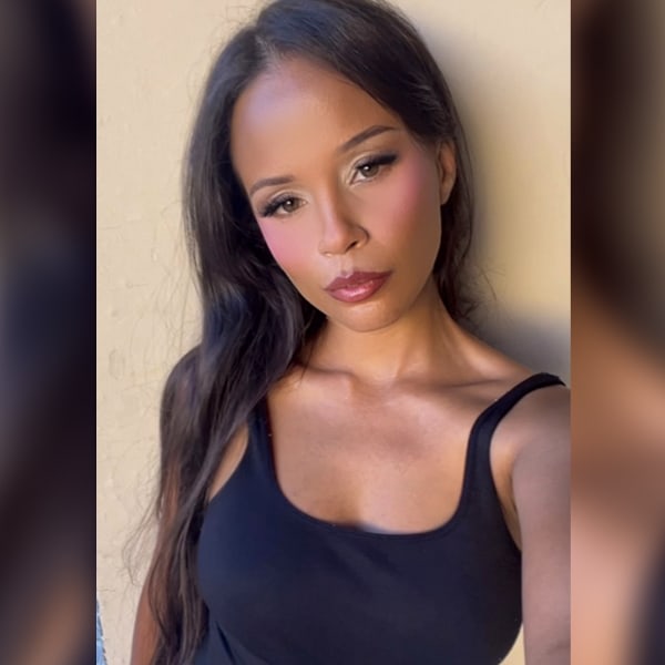 Sex Chat Host Lizza - Looking for older guys, I love them 💖