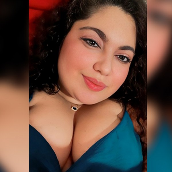 Sex Chat Host Yas - a man takes the initiative and doesnt just sit back watching
