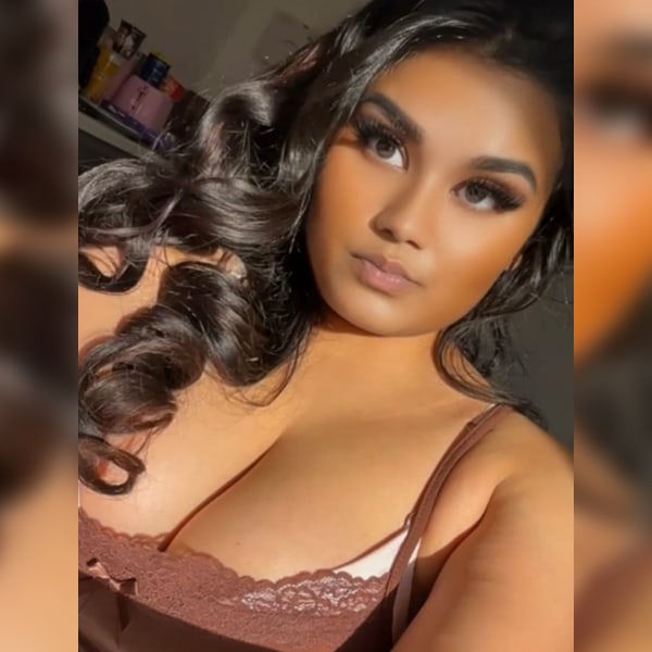 Sex Chat Host Mayy - Hey chat to me , feeling bored and need some company from yu