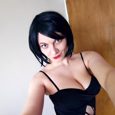 Sex Chat Host Nikkibeee - Naughty, mysterious, kinky girl next door