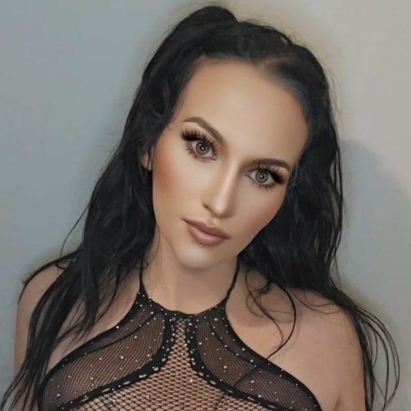 Sex Chat Host Bunnyxx - Open minded, Adventurous..  Curious? Let's chat