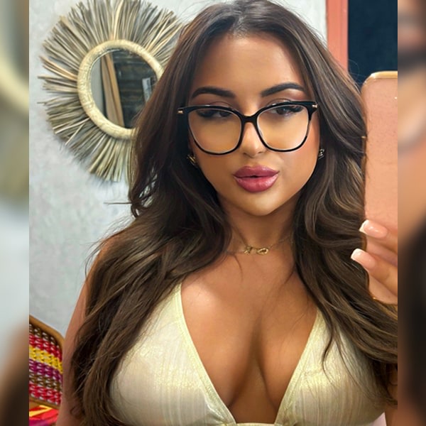 Sex Chat Host Bonniemaexo - 4ft 11 curvy northern beauty with DD’s and a filthy mind  🍆