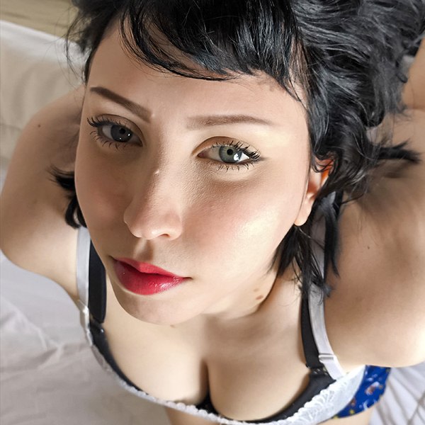 Sex Chat Host Keffiner - I don't just tease... I become your new addiction 😈