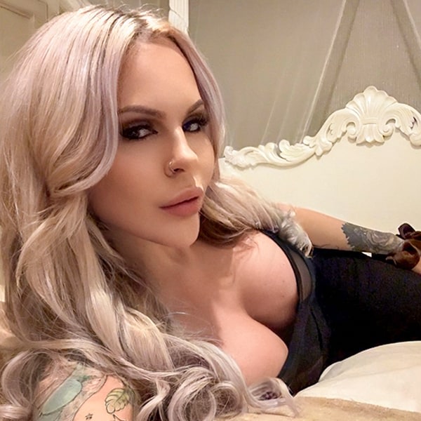 Sex Chat Host Missemmaevelyn - Fun, friendly and flirty British blonde babe 