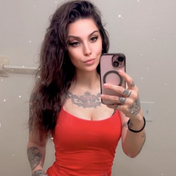 Sex Chat Host Jasellafox - Lets push some boundaries and see where things get… messy🔥