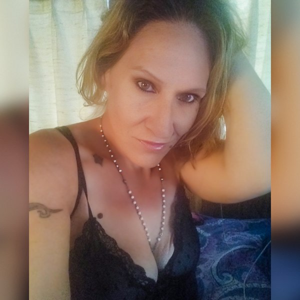 Sex Chat Host Tashamoore - Sexy Milf/Mistress wants to play...MEOW!!!