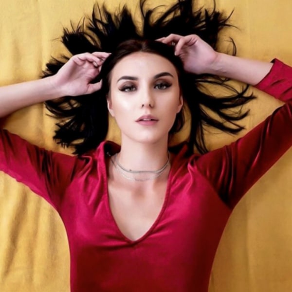 Sex Chat Host Missloreley - Unleash your deepest desires and let’s talk about them. 