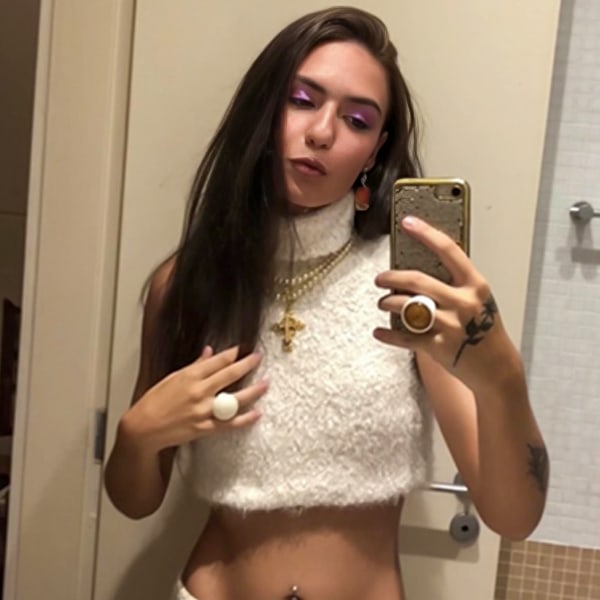 Sex Chat Host Miadreams - Looking for adventures