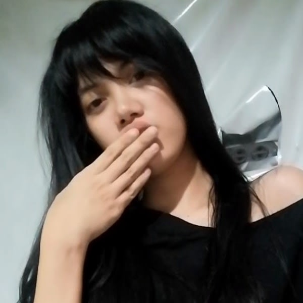 Sex Chat Host Ashash - I’m Bored in Class… Entertain Me? 😘