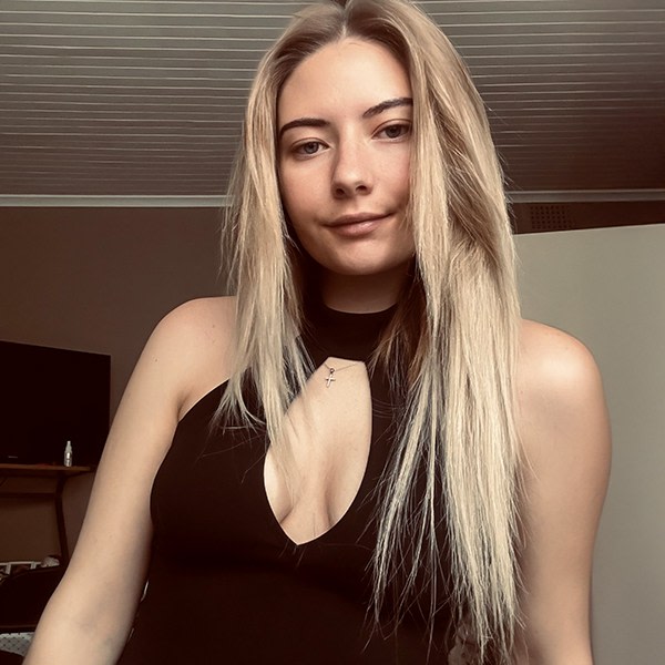 Sex Chat Host Britneyhouston - Hii there i'm Britney, here to ignite your desires