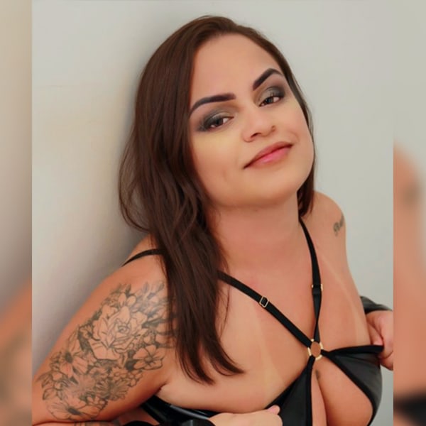 Sex Chat Host Almamilao - Confident, mature, unforgettable presence.