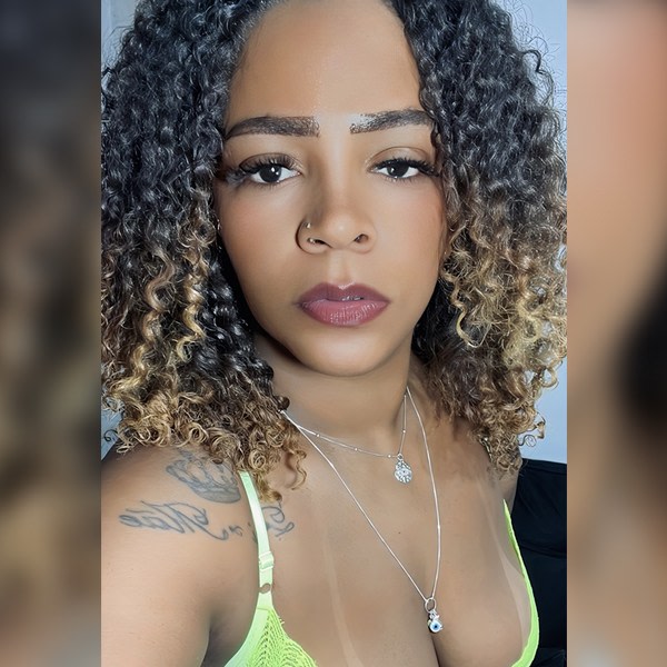Sex Chat Host Ladyjenna - Sweet and playful. I’m the girl you’ll never forget