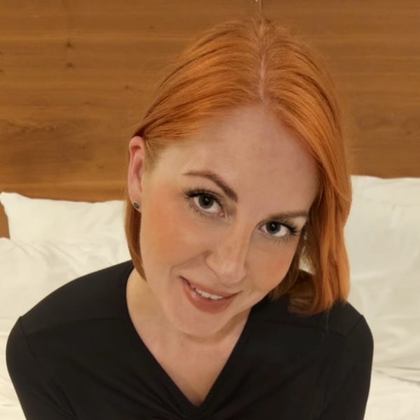 Sex Chat Host Lottiejames - Hi, I’m Lottie. A slim SPICY northern red head!