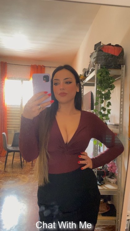 Admiring myself and how sexy I am today 