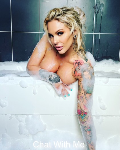Come and join me for some slippery hot fun 
