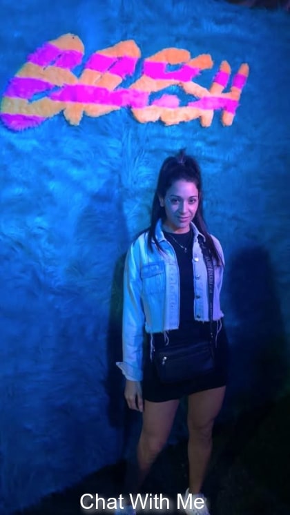 “Sonrío mucho… y no solo para las fotos 😉.”