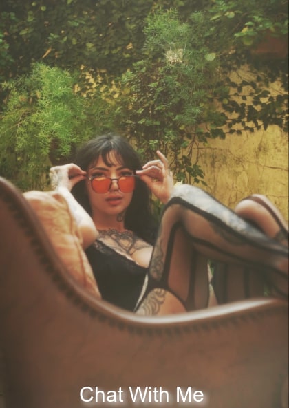 Just me outdoor waiting for your videocall
