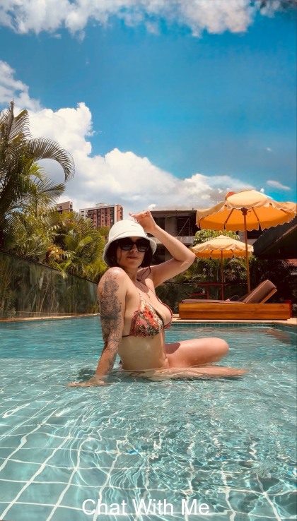 Come and enjoy the sun with me will drink some margaritas and enjoy the sun in our skin
