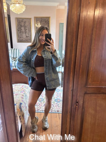 Just me infront of a mirror doing what I do best x