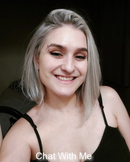 I almost never smile at selfies but I feel this one is kinda cute haha what do you think?