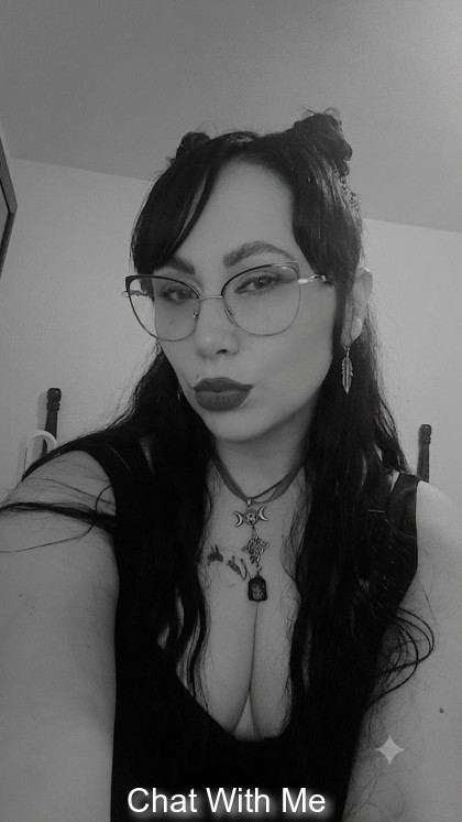 I like this pic because I look sweet and sexy 