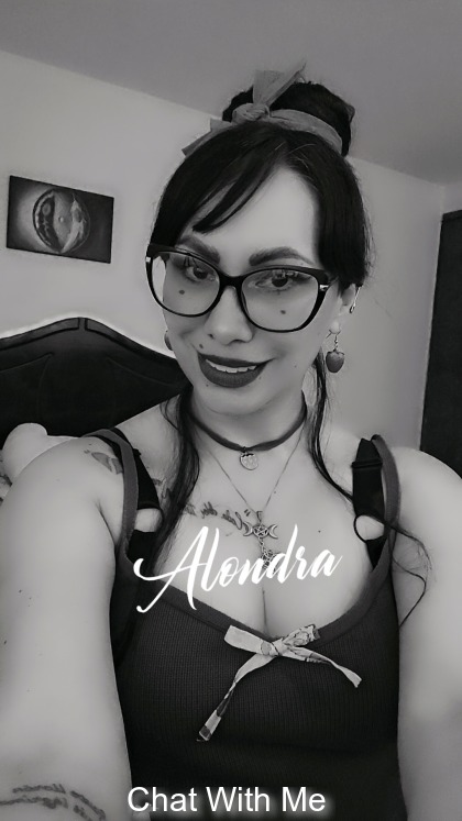 I feel in this pic like a woman in a old movie 
