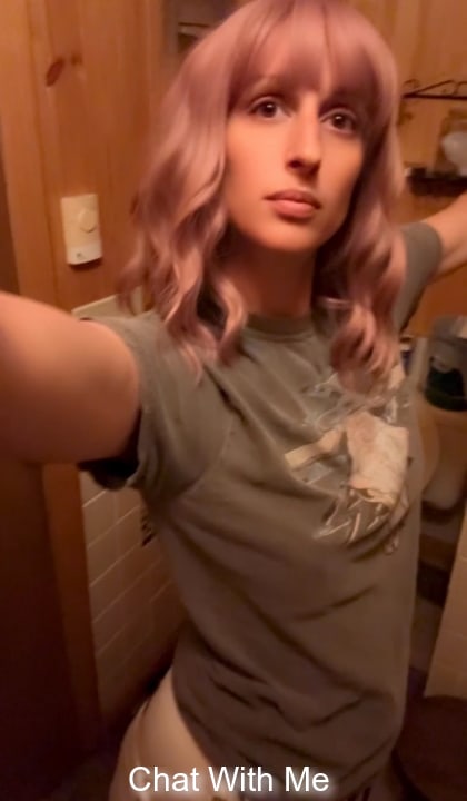Hey baby, just a lonely housewife looking for some fun. Can't wait to chat with you.