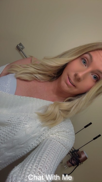 My husband is gone on a golfing trip and im home alone all weekend I need some company 