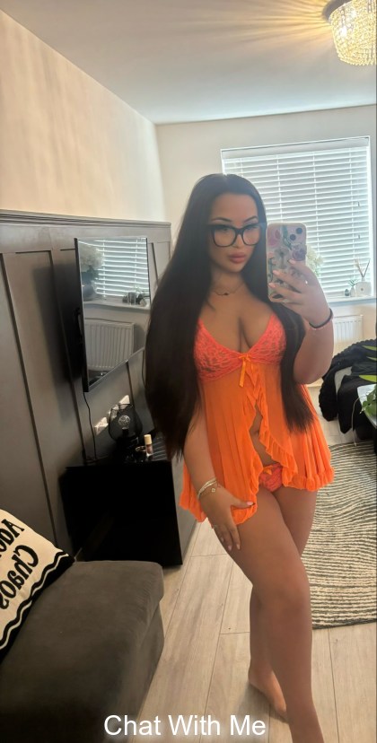 Hey boys who would like to bend me over in this set 