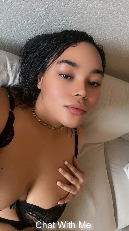 Join me and be lazy with me wearing your favorite lingerie 