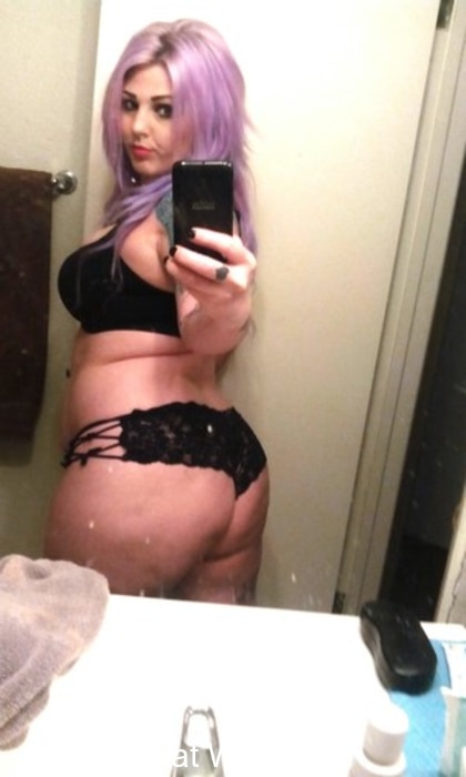 Do you like what you see? Come and feel my big ass on video chat now