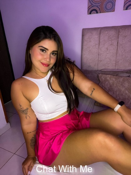 I’m not a simple girl… I love pushing your limits with naughty words and wild fantasies. 🔥💦