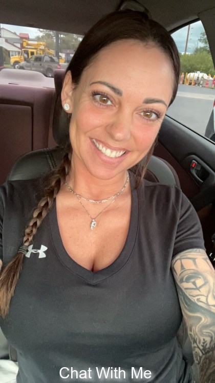 Hi there Im vanessa i cant wait to chat with you