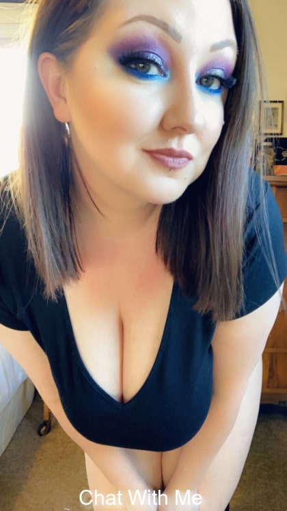 I love doing a full face of colorful makeup